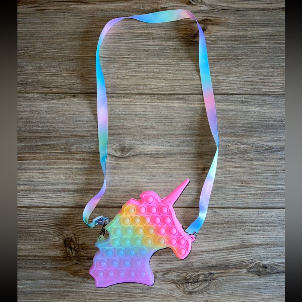 Unicorn Pop-It Purse

Kid couture fidget